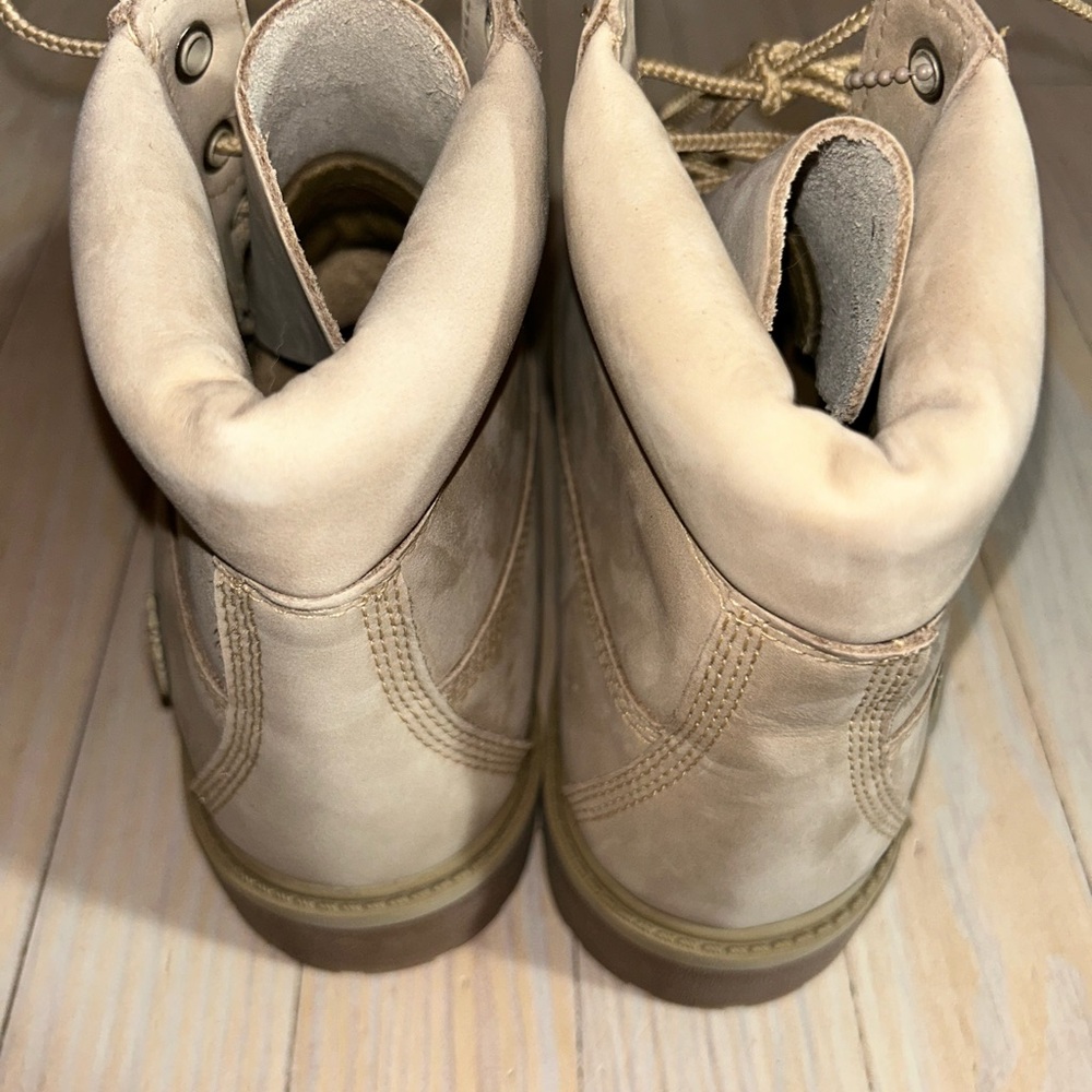 Timberland Women's Cream Suede Combat Boots - Picture 4 of 9